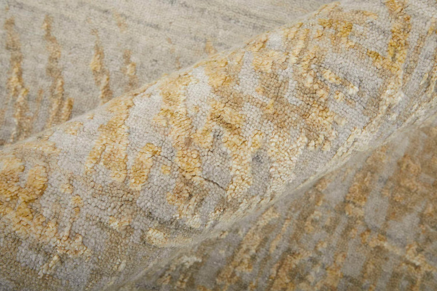 East RF Gold Ivory