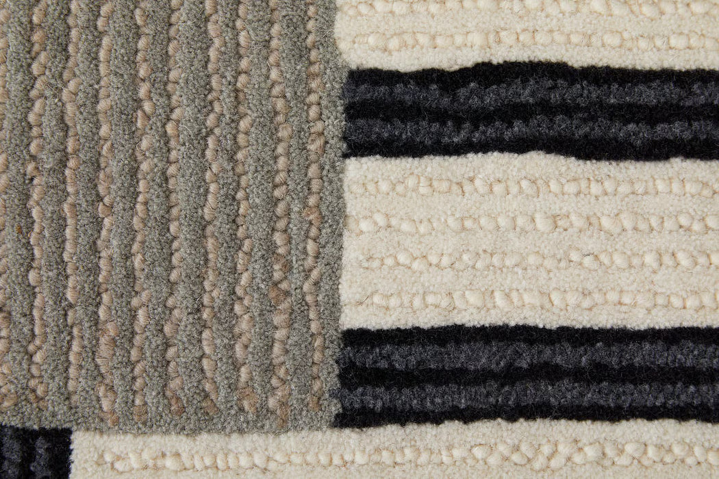 Maguire 99 Ivory/Black