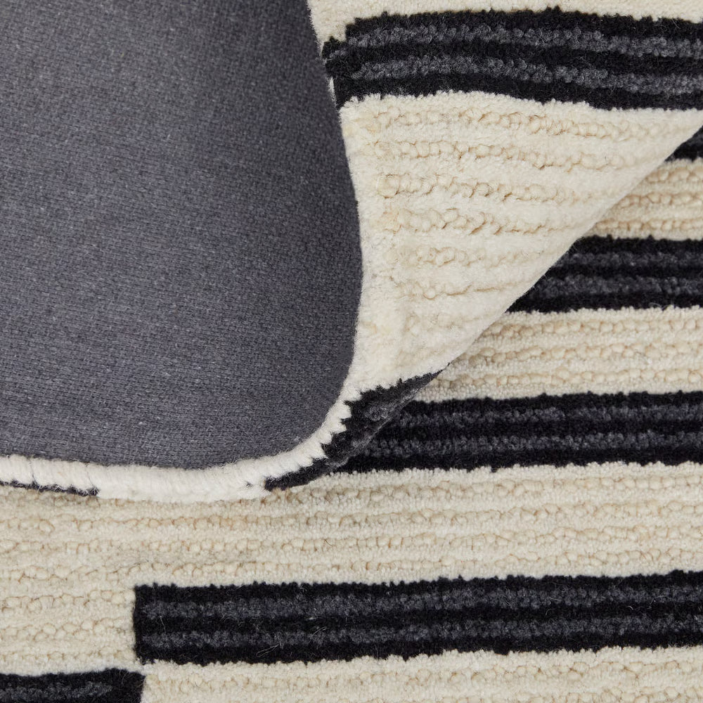 Maguire 01 Ivory/Black