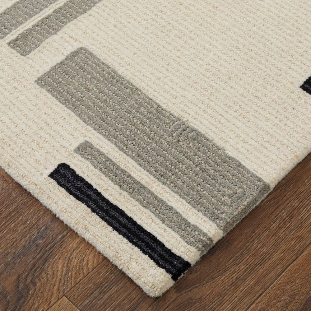 Maguire 03 Ivory/Black