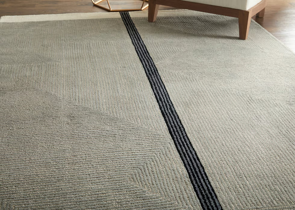Maguire 04 Gray/Black