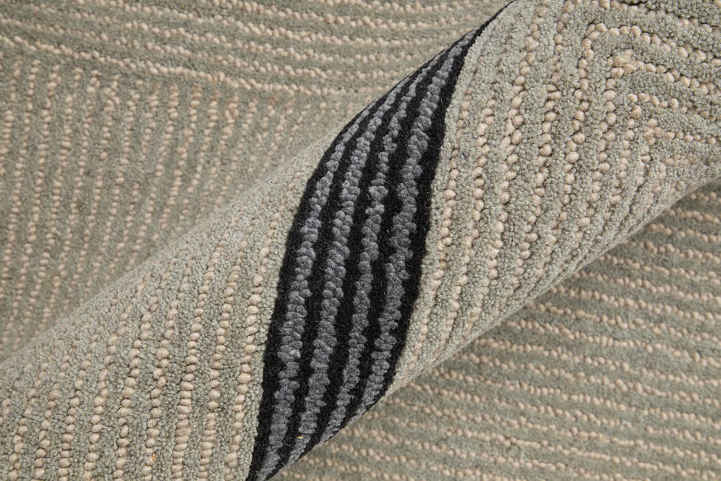 Maguire 04 Gray/Black
