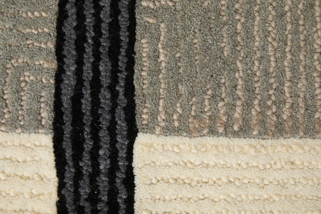 Maguire 04 Gray/Black