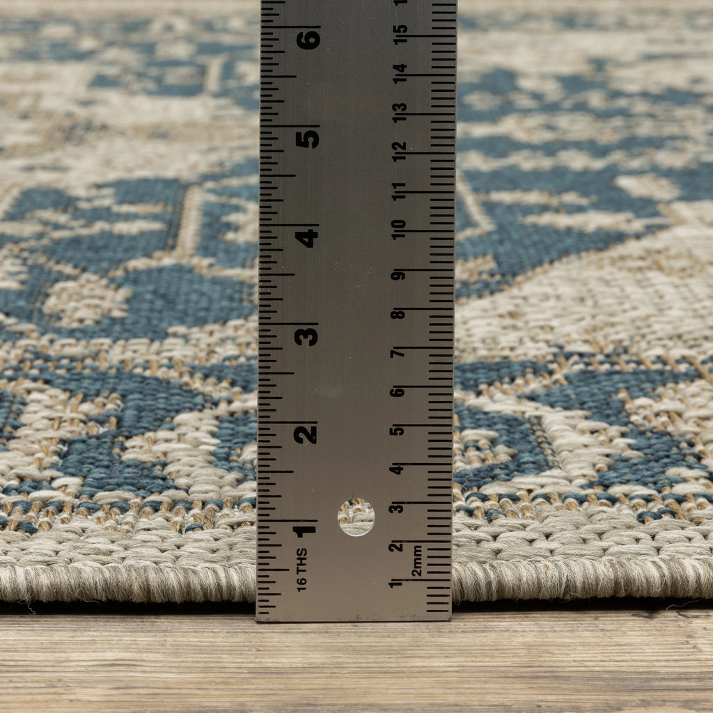 Latitude 1J